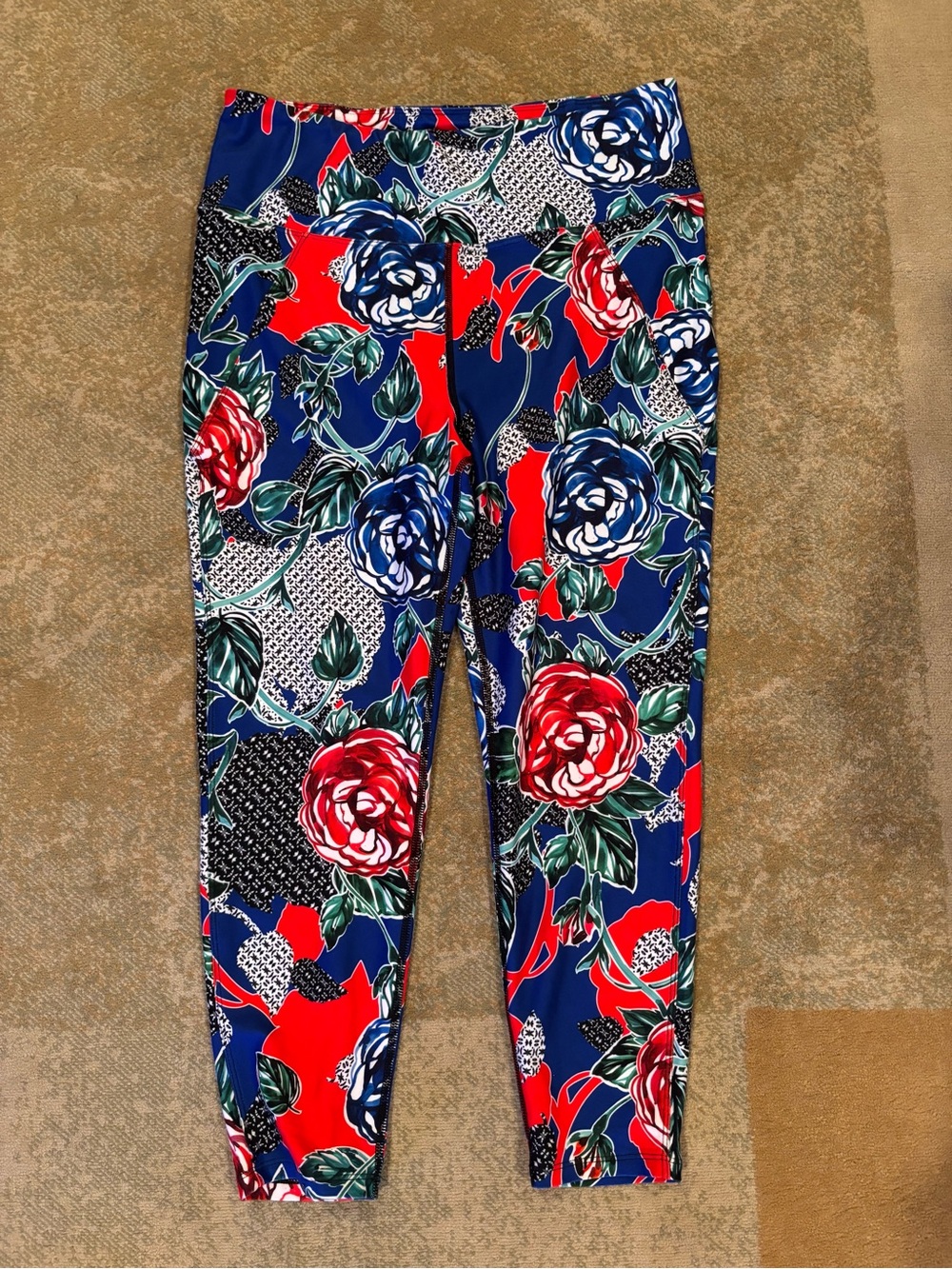 Betsey Johnson Performance Floral Cropped Leggings XL